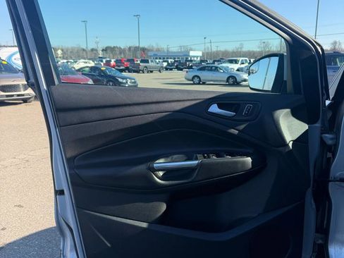 Used 2015 Ford Escape SE image 10