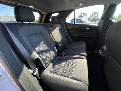 Used 2022 Chevrolet Equinox LT w/ Driver Convenience Package image 34