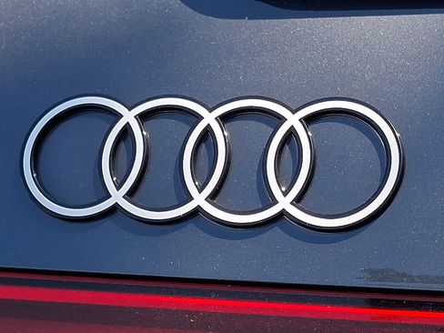 Certified 2025 Audi Q5 Premium w/ Premium Plus AWD/4WD image 32