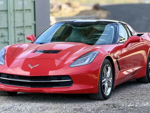 Used 2017 Chevrolet Corvette Stingray Coupe w/ 3LT Preferred Equipment Group RWD image 8