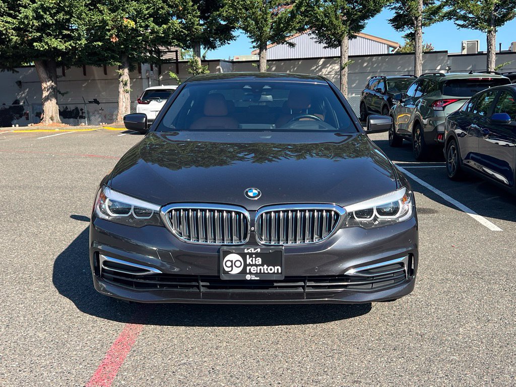 Used 2019 BMW 530e w/ Premium Package RWD image 4