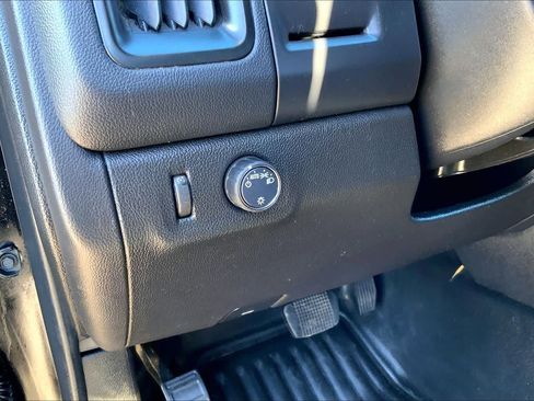 Used 2022 Chevrolet Colorado LT w/ Fleet Safety Package image 33