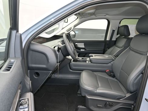 New 2026 Ford Expedition Active RWD image 13
