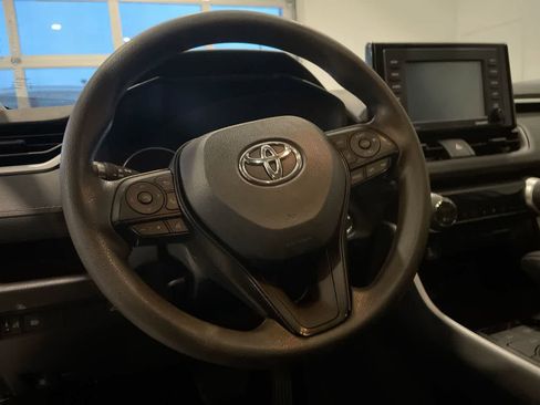 Used 2021 Toyota RAV4 XLE w/ Convenience Package AWD/4WD image 14