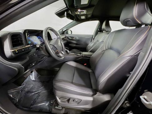 Used 2023 Toyota Crown Limited image 22