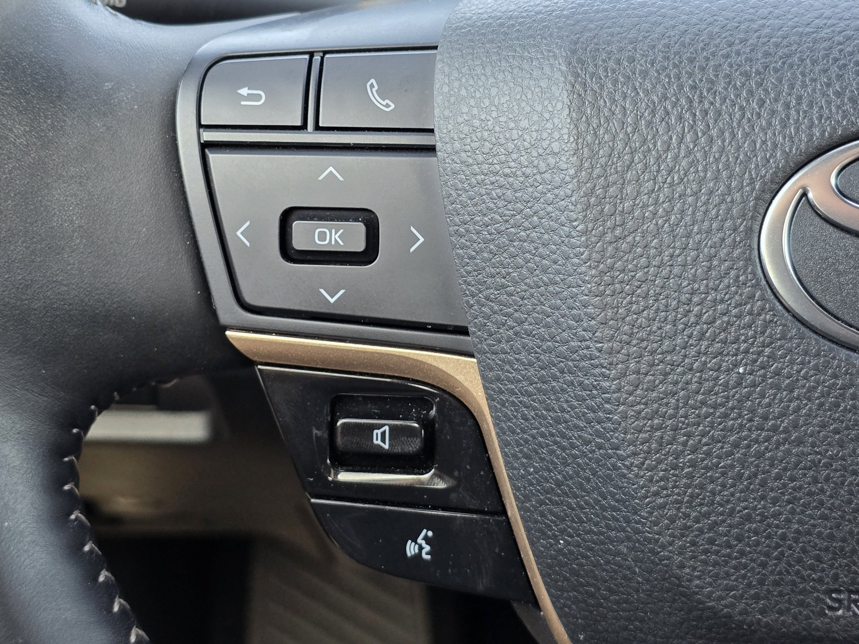 Certified 2026 Toyota Crown AWD/4WD image 16
