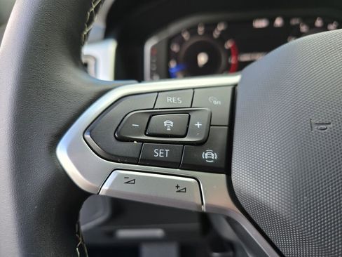 Used 2022 Volkswagen Atlas Cross Sport SE AWD/4WD image 28