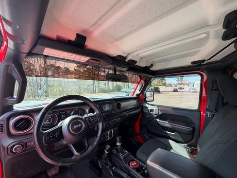 Used 2018 Jeep Wrangler Unlimited Sport S image 29