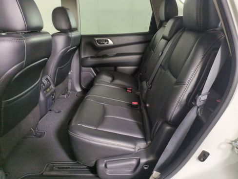 Used 2017 Nissan Pathfinder SL AWD/4WD image 23