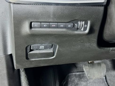 Used 2024 Jeep Wagoneer Launch Edition AWD/4WD image 13