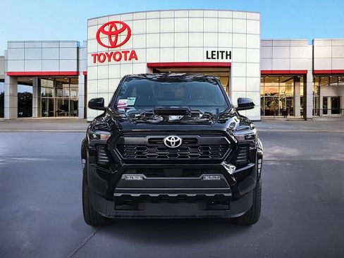 Certified 2025 Toyota Tacoma TRD Sport image 2