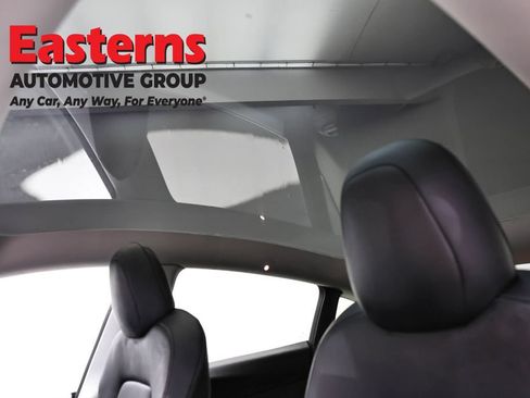 Used 2021 Tesla Model Y Long Range AWD/4WD image 28