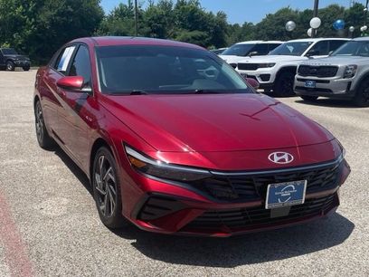 Used 2024 Hyundai Elantra SEL w/ Convenience Package