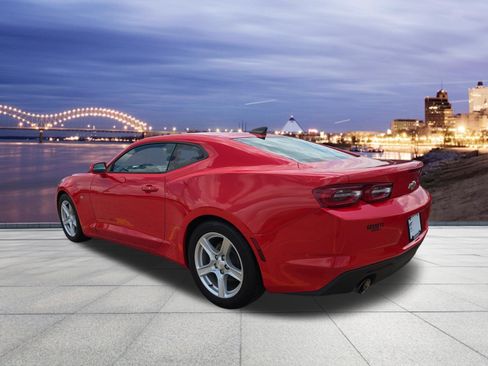 Used 2020 Chevrolet Camaro LT RWD image 3
