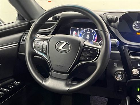 Used 2025 Lexus ES 350 w/ Premium Package image 15