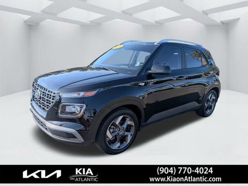 Used 2023 Hyundai Venue SEL FWD image 7