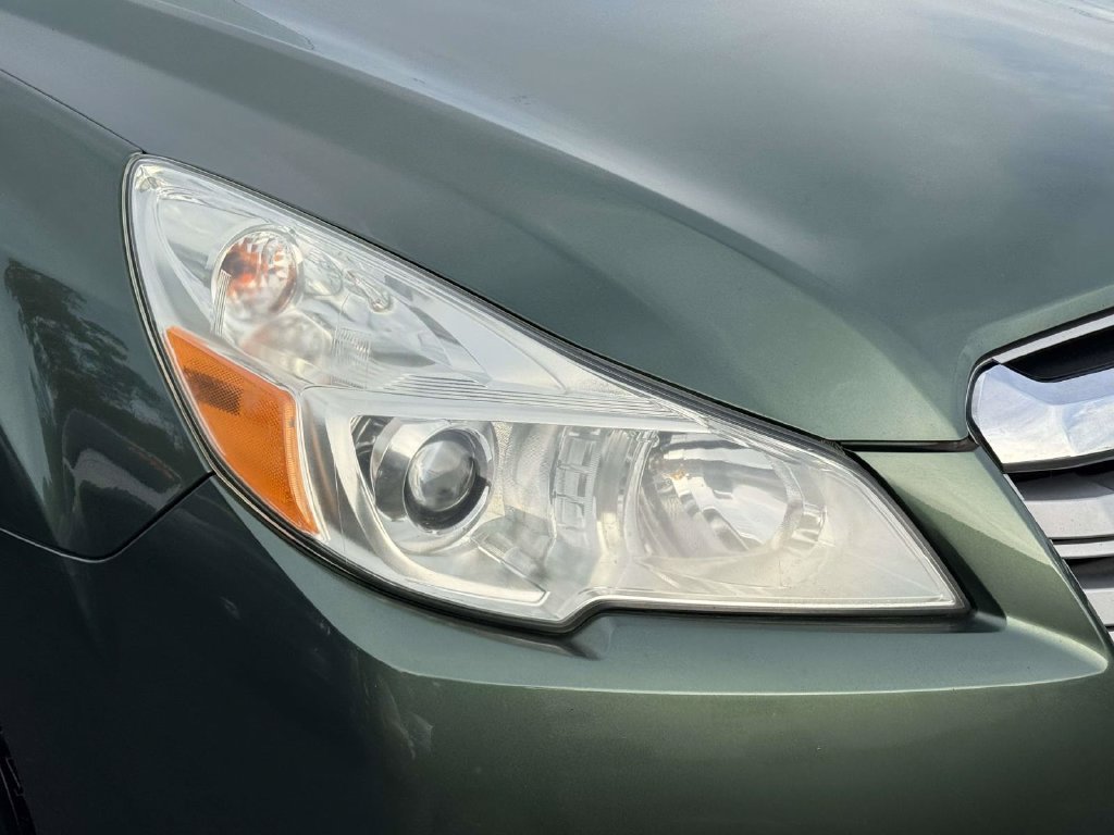 Used 2013 Subaru Outback 3.6R Limited AWD/4WD image 12