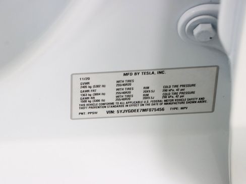Used 2021 Tesla Model Y Long Range AWD/4WD image 27
