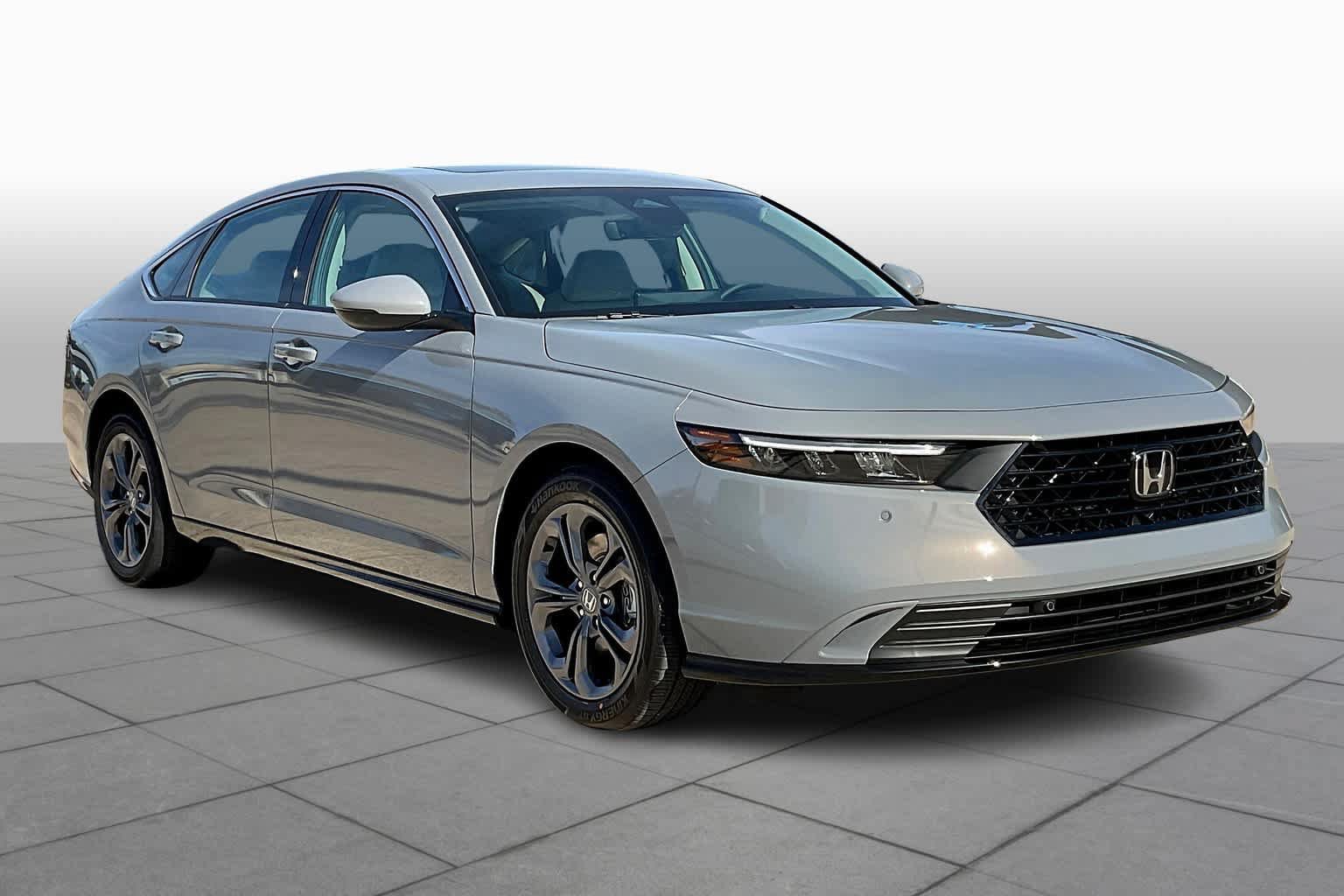 Certified 2025 Honda Accord EX-L image 2