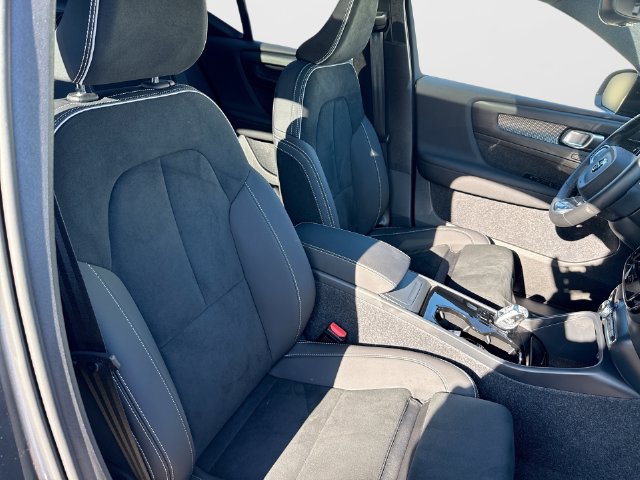 Certified 2026 Volvo EX40 Ultra AWD/4WD image 29