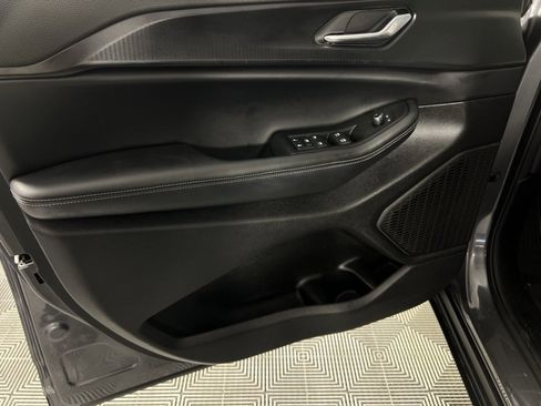 Certified 2025 Jeep Grand Cherokee L Altitude image 24