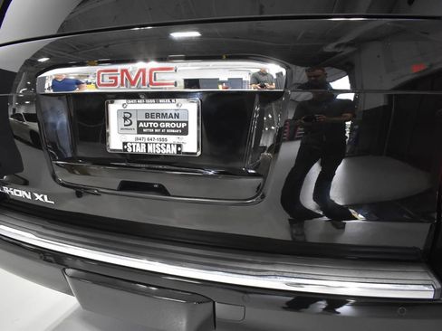 Used 2017 GMC Yukon XL Denali w/ Open Road Package AWD/4WD image 12