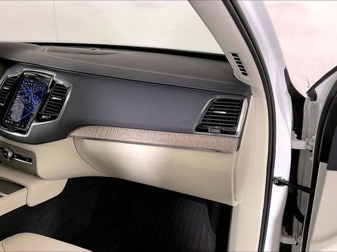 Used 2023 Volvo XC90 B6 Plus w/ Protection Package Premier AWD/4WD image 16