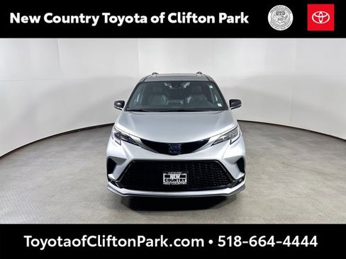 Certified 2023 Toyota Sienna XSE image 8