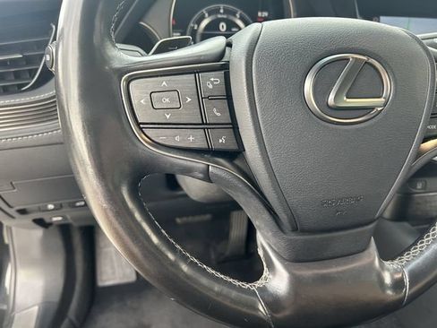 Used 2018 Lexus LS 500 w/ Accessory Package (Z2) RWD image 26
