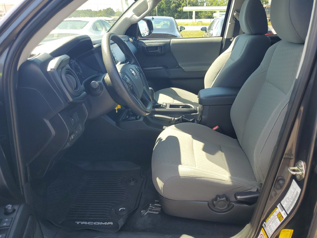 Used 2020 Toyota Tacoma SR AWD/4WD image 5