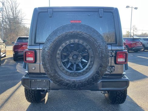 Used 2025 Jeep Wrangler Sport S image 5