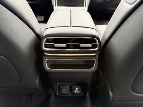 Used 2025 Genesis GV80 2.5T AWD/4WD image 20