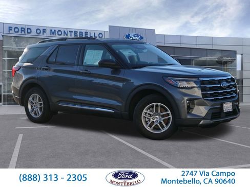 Used 2025 Ford Explorer Active w/ Active Comfort Package image 1