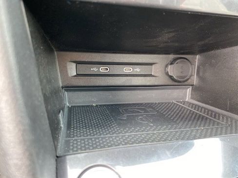 Used 2021 Volkswagen Tiguan SE R-Line image 21