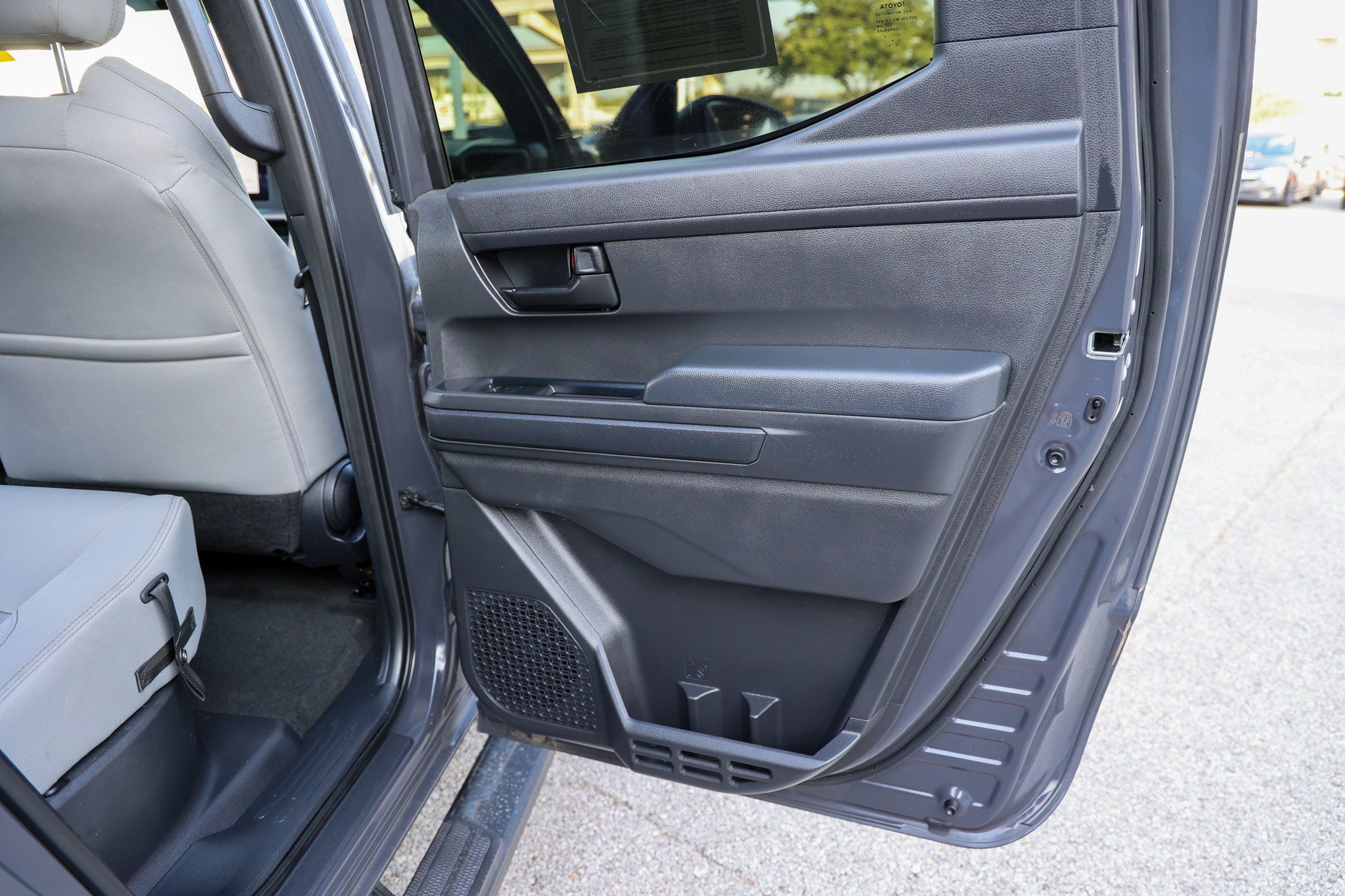 Certified 2025 Toyota Tacoma SR5 AWD/4WD image 37