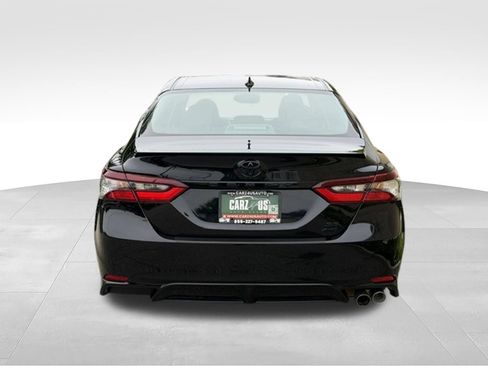 Used 2023 Toyota Camry SE AWD/4WD image 6