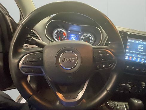 Used 2020 Jeep Cherokee Limited w/ Technology Group AWD/4WD image 22