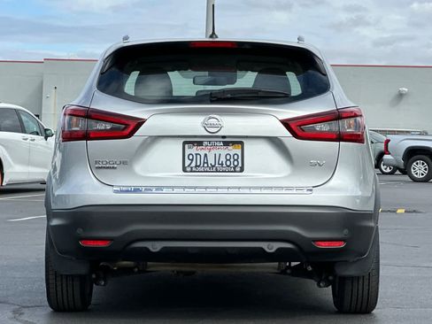 Used 2022 Nissan Rogue Sport SV w/ Technology Package image 8