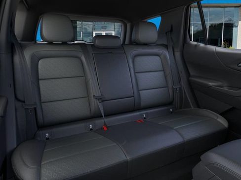 New 2026 Chevrolet Equinox LT w/ Convenience Package II FWD image 17