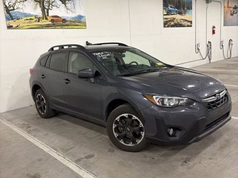 Used 2021 Subaru Crosstrek 2.0i Premium w/ Moonroof Package image 3