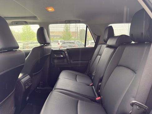 Used 2023 Toyota 4Runner TRD Off-Road Premium w/ Moonroof Package AWD/4WD image 10
