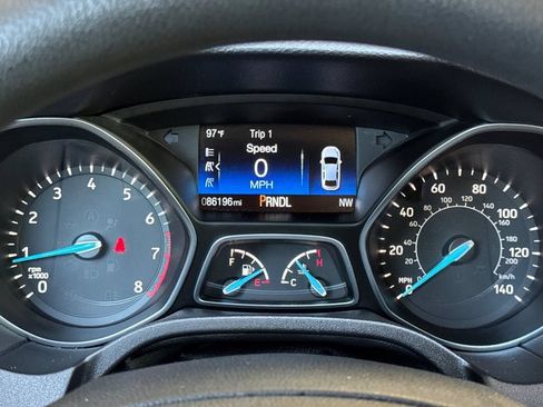 Used 2018 Ford Focus SE FWD image 24