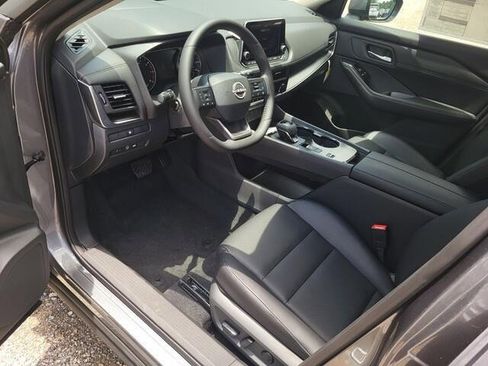 New 2025 Nissan Rogue SV w/ SV Premium Package image 17