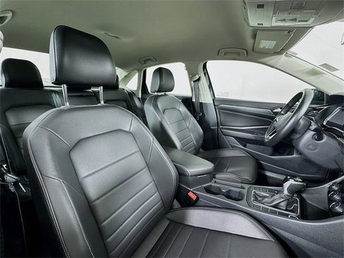 Used 2024 Volkswagen Jetta SE image 26