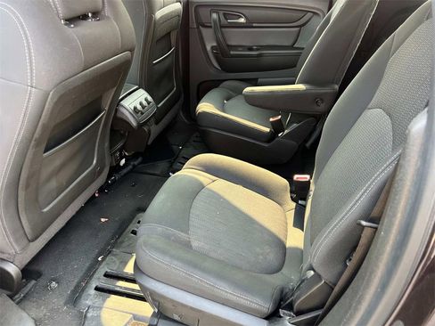 Used 2016 Chevrolet Traverse LT w/ Style and Technology Package image 9