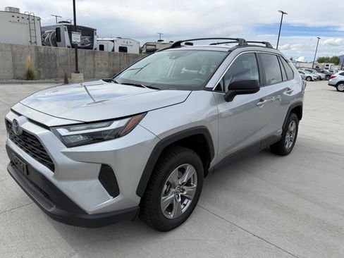 Used 2025 Toyota RAV4 LE AWD/4WD image 7