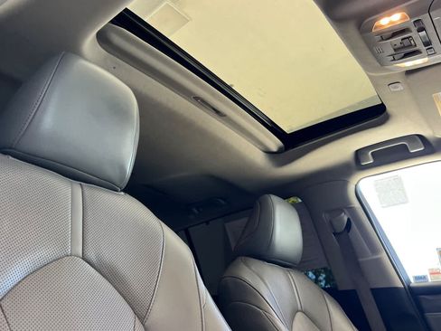 Used 2023 Toyota Highlander Limited AWD/4WD image 19