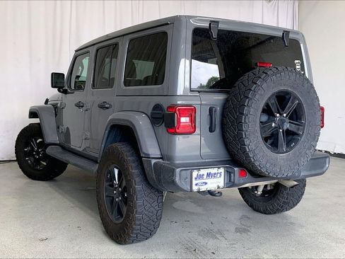 Used 2021 Jeep Wrangler Unlimited Sahara AWD/4WD image 5