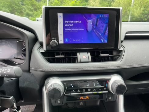Certified 2023 Toyota RAV4 LE AWD/4WD image 9