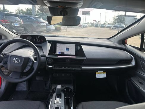 Used 2026 Toyota Prius LE FWD image 19
